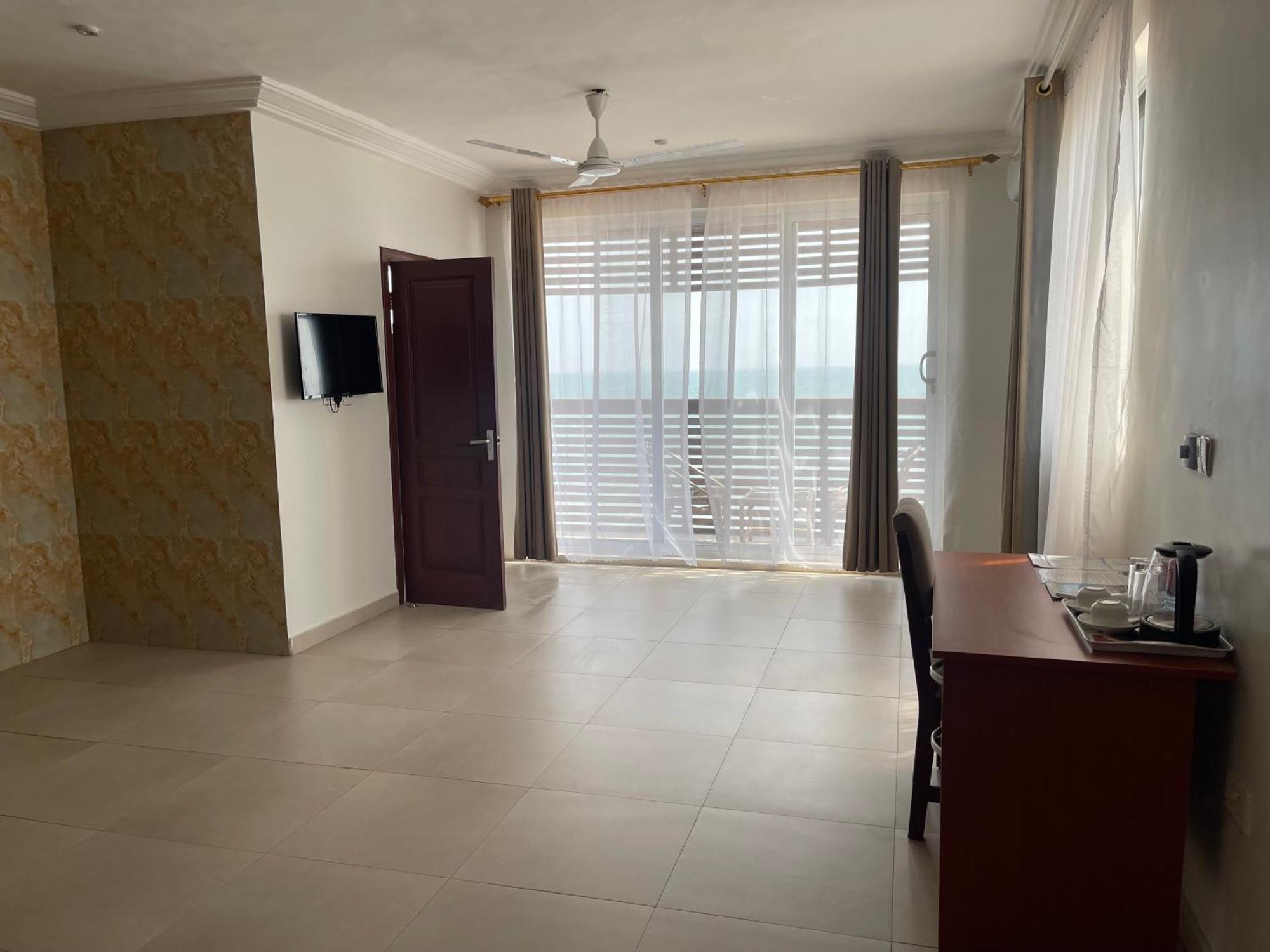 Ocean Green Beach Resorts And Villas Prampram Exterior photo