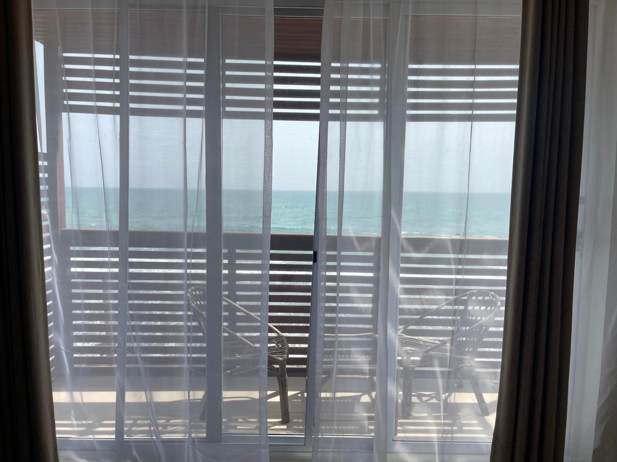 Ocean Green Beach Resorts And Villas Prampram Exterior photo