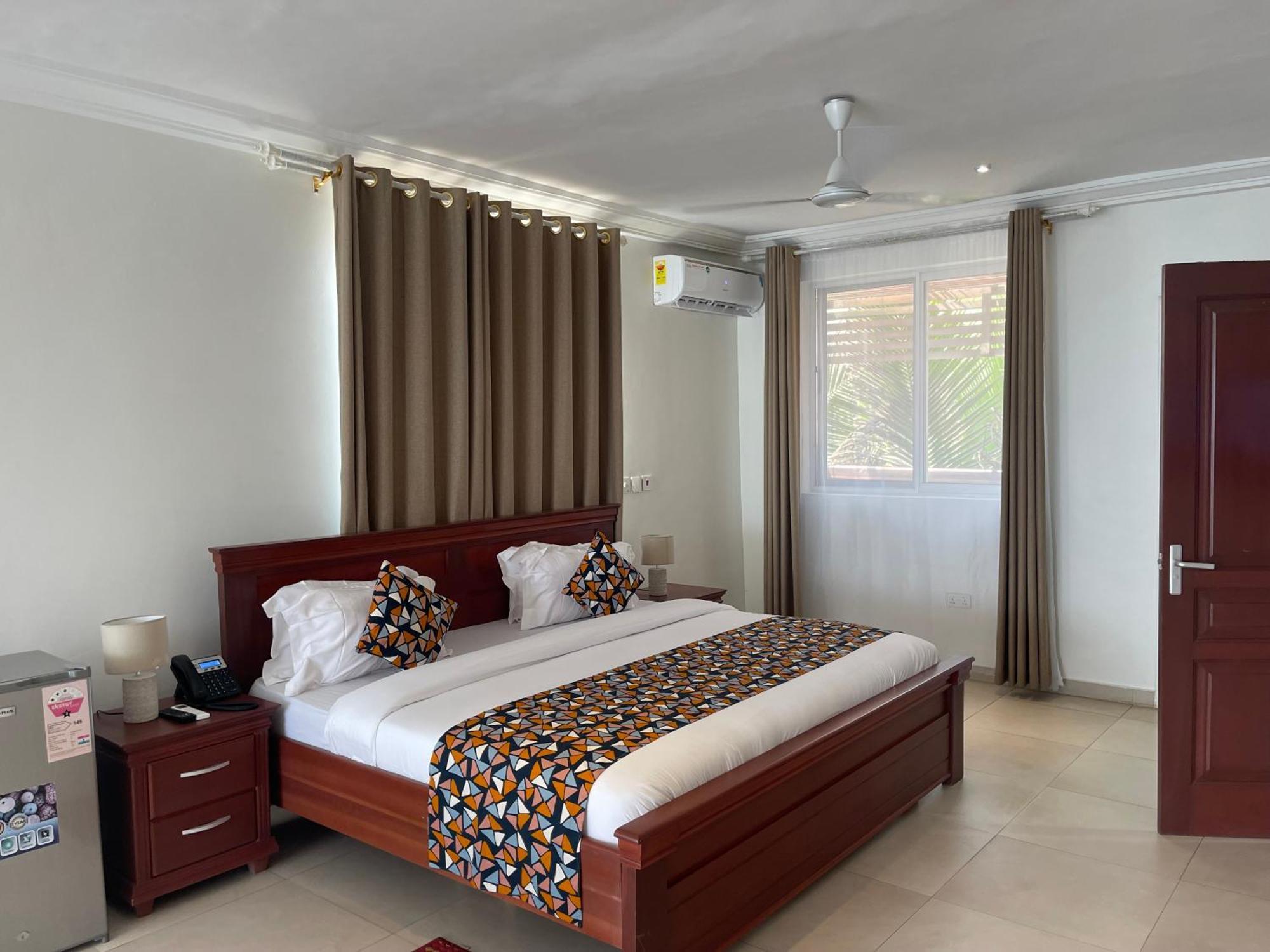 Ocean Green Beach Resorts And Villas Prampram Exterior photo