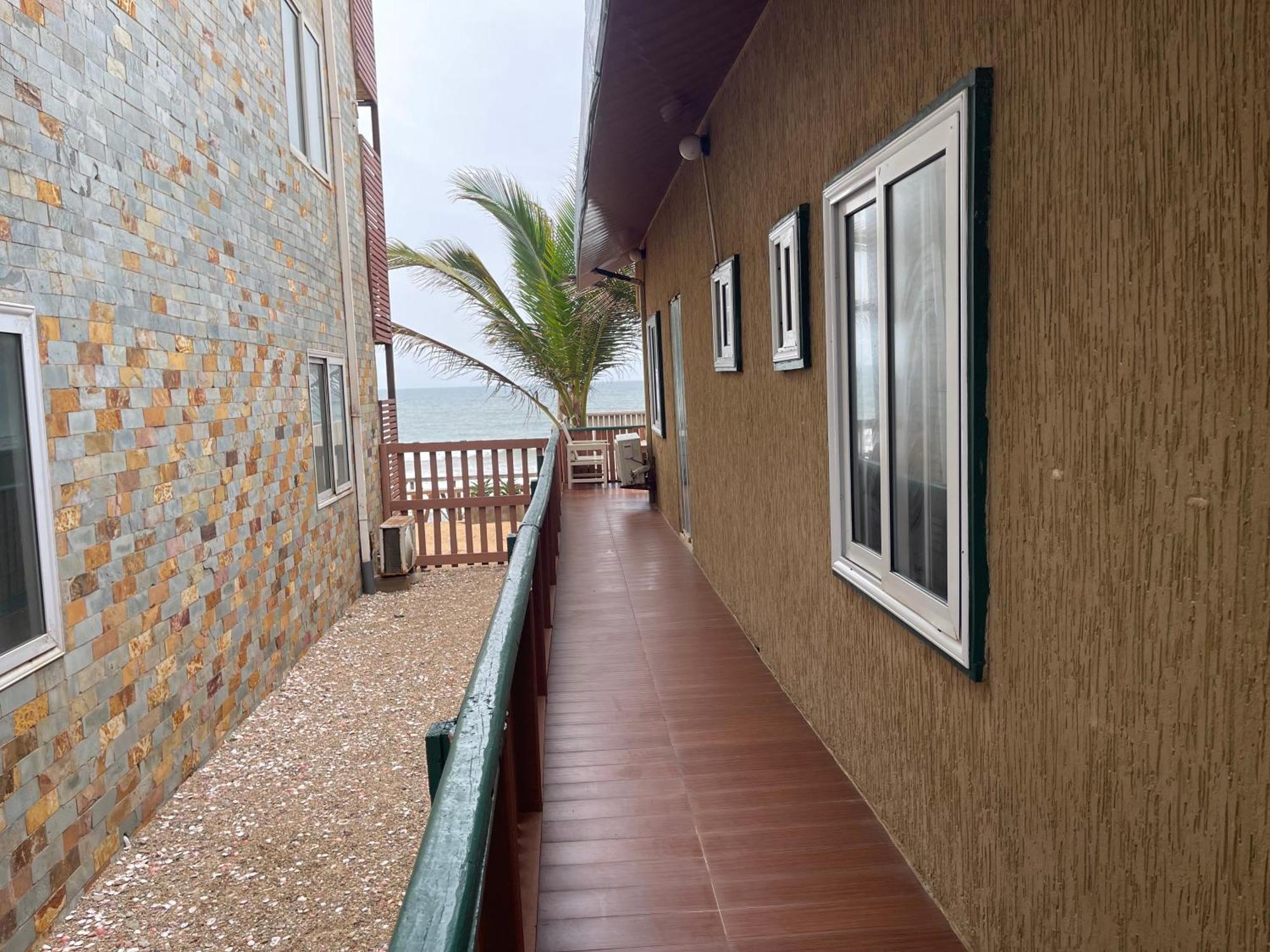 Ocean Green Beach Resorts And Villas Prampram Exterior photo