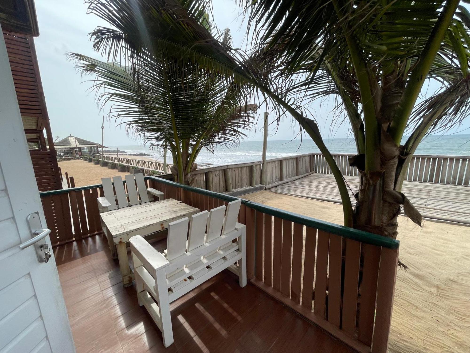 Ocean Green Beach Resorts And Villas Prampram Exterior photo